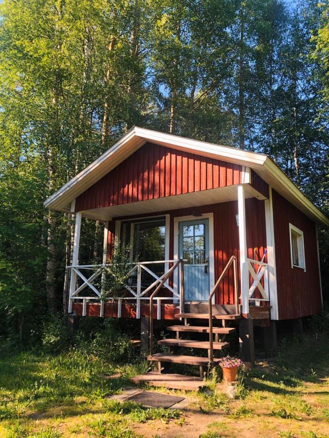 Pihlajamaeen Lomamoekit Vanhakyla Kültér fotó